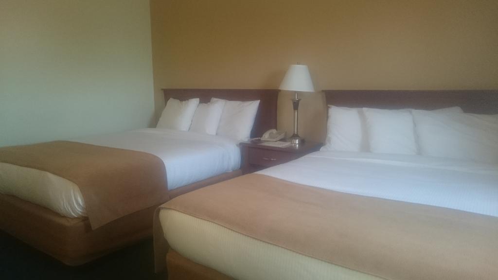 Ptarmigan Inn Hay River Chambre photo