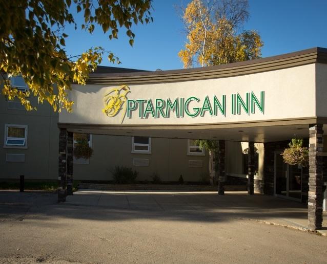 Ptarmigan Inn Hay River Extérieur photo